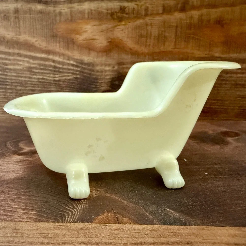 Vintage 1975 Aluminum Housewares Co Plastic Clawfoot Bathtub Soap Dish Cream